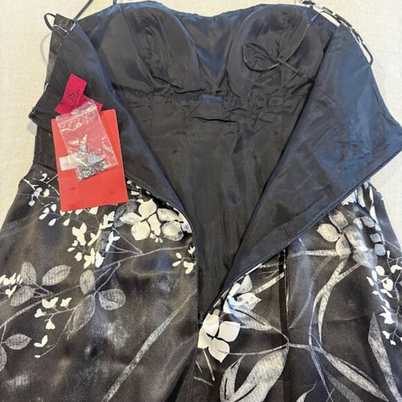 JS Collections Black Floral Satin Dress - Size 8 - NWT - Picture 7 of 10